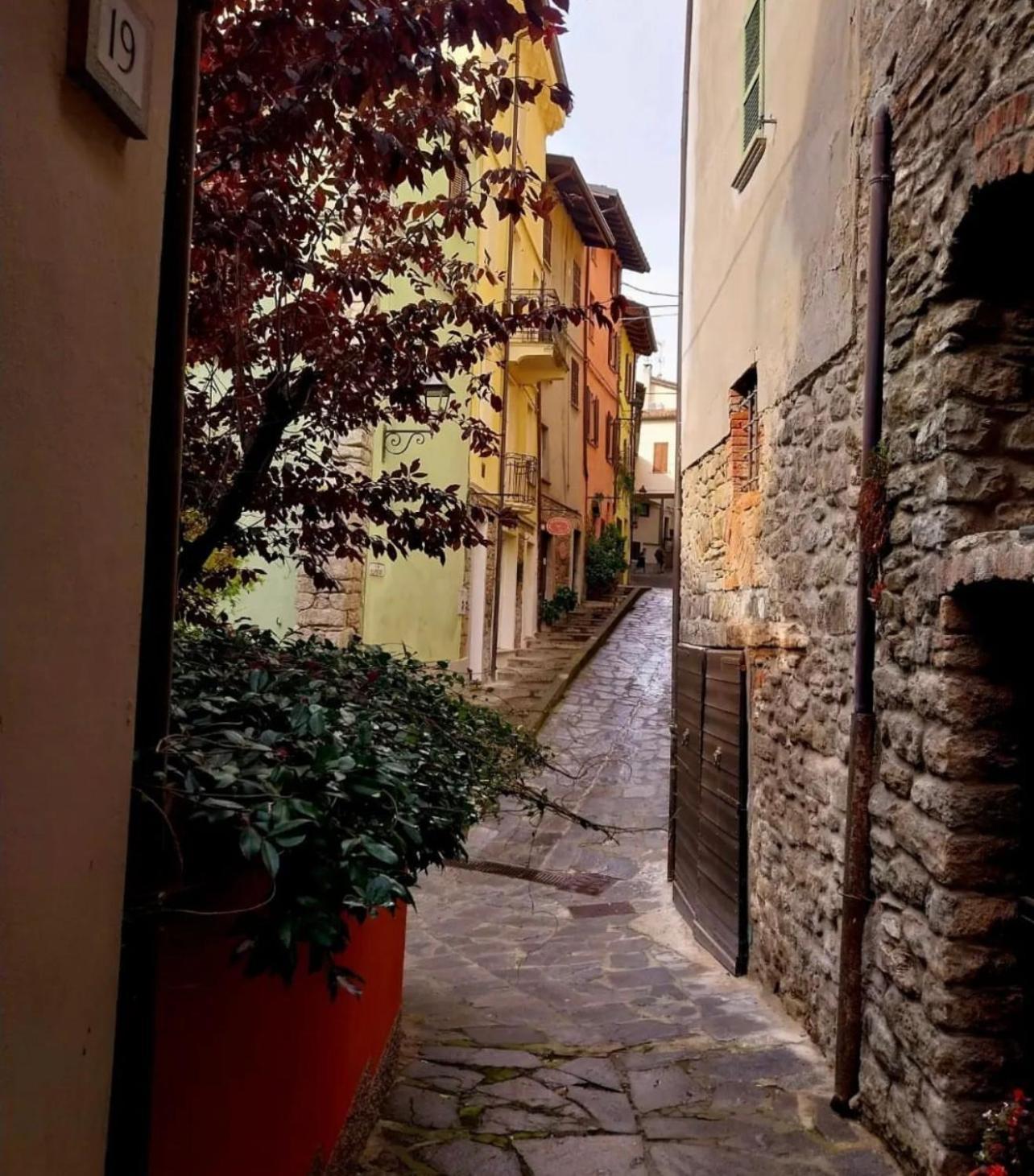La Quintessenza Del Borgo Bed & Breakfast Varzi Exterior photo