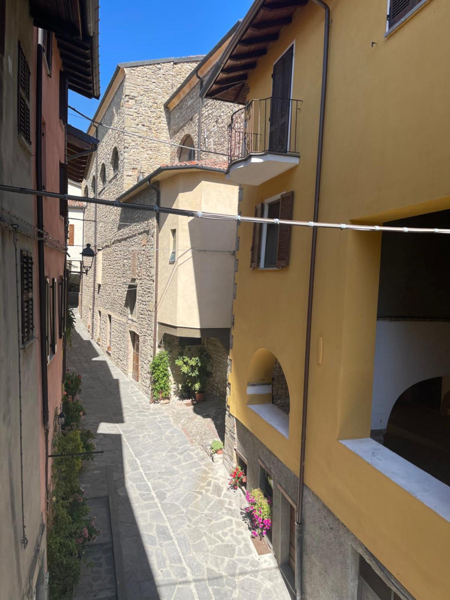 La Quintessenza Del Borgo Bed & Breakfast Varzi Exterior photo
